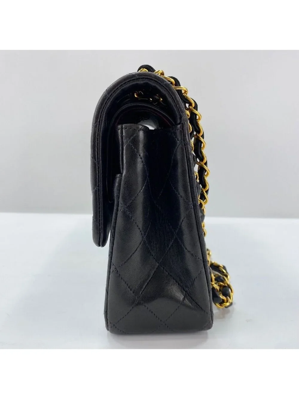 Chanel Shoulder Bag Quilted 25